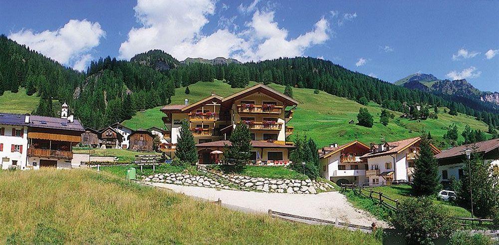 Hotel Dolomites Inn Canazei Εξωτερικό φωτογραφία