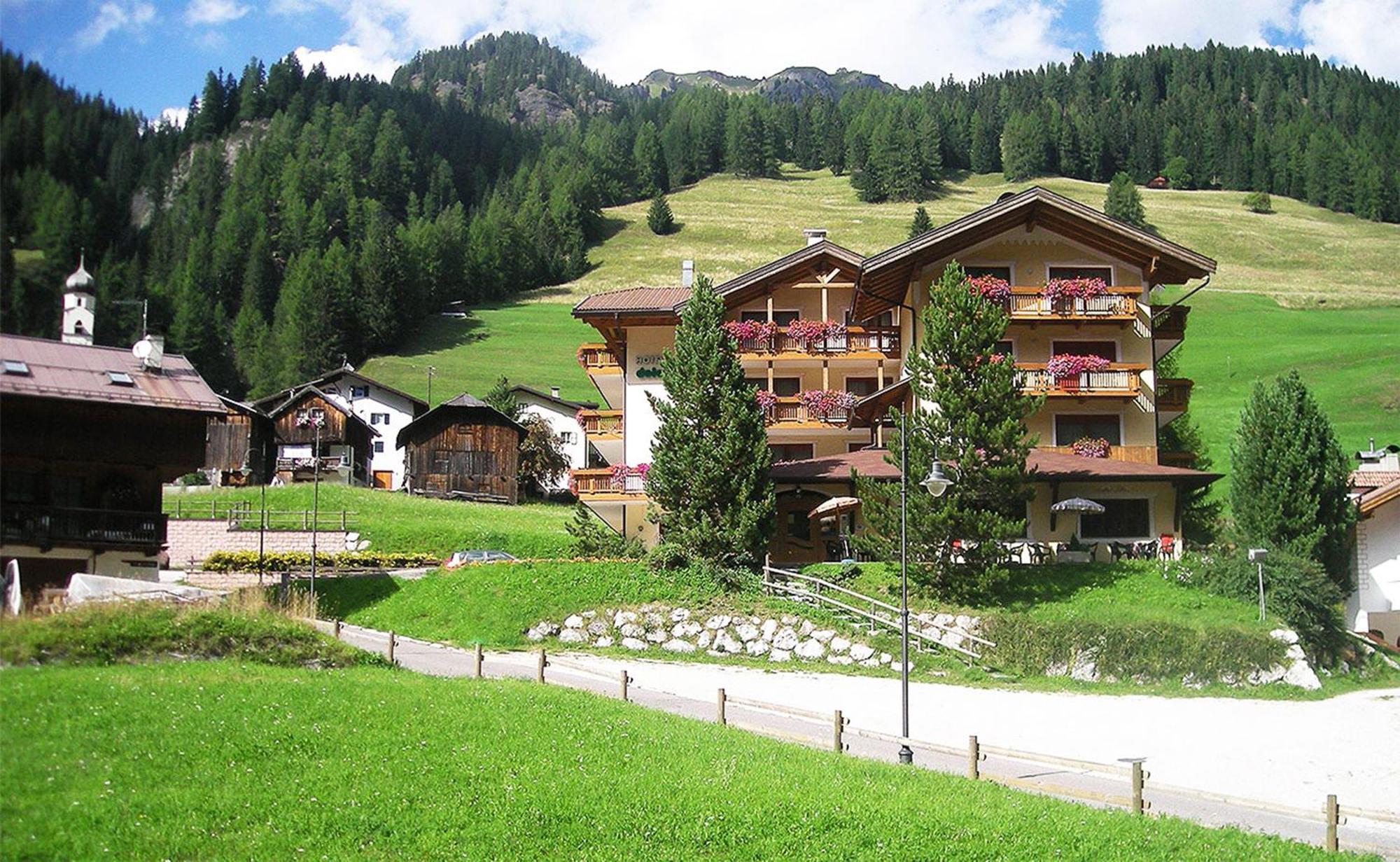 Hotel Dolomites Inn Canazei Εξωτερικό φωτογραφία