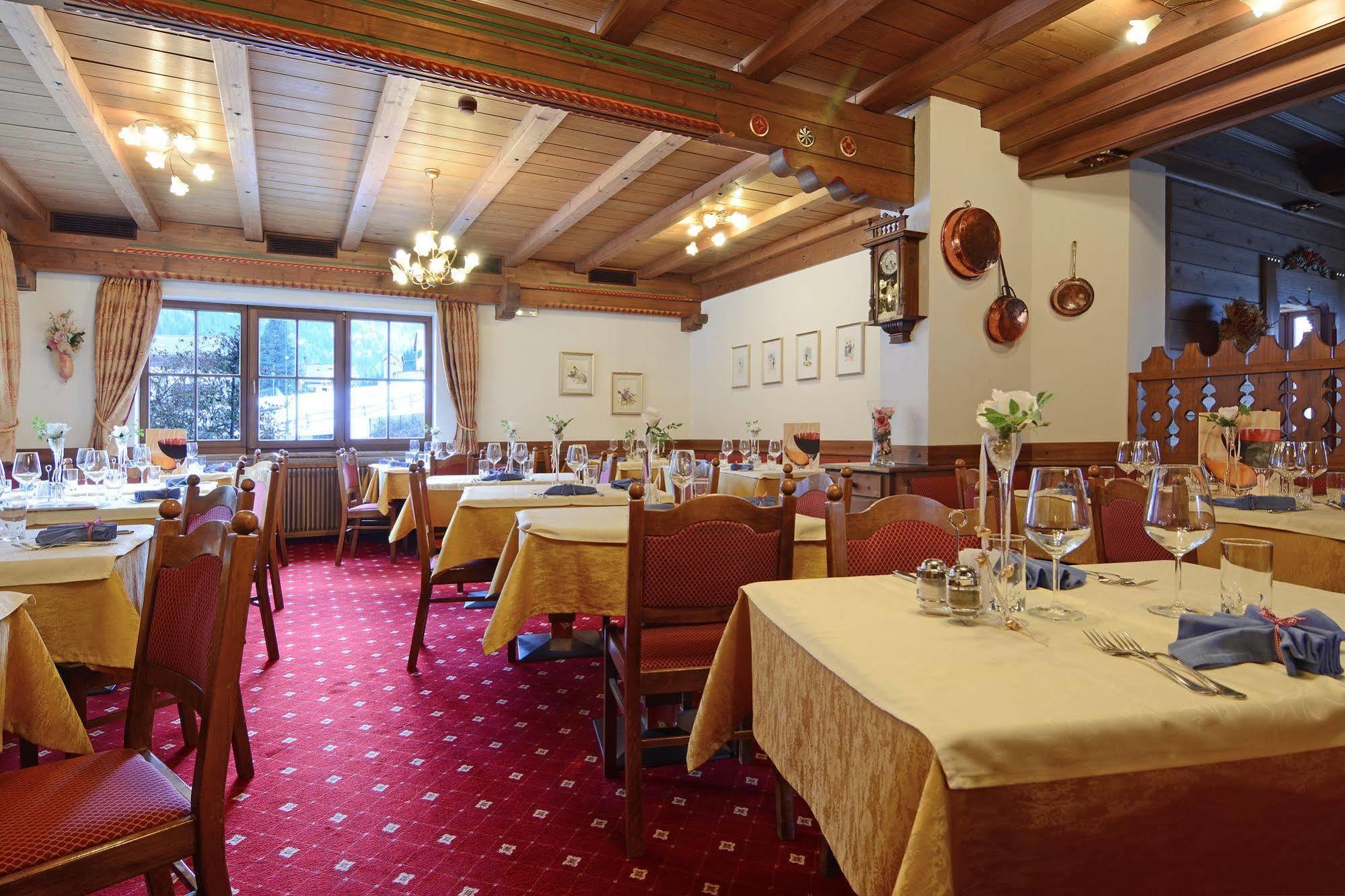 Hotel Dolomites Inn Canazei Εξωτερικό φωτογραφία